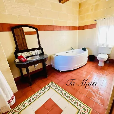 וילה Ta Majsi With Indoor Pool