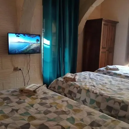 Ta Majsi With Indoor Pool Villa San Lawrenz