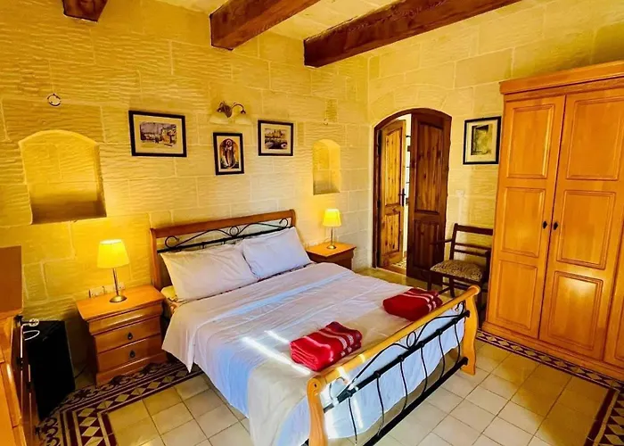 Villa Ta Majsi With Indoor Pool San Lawrenz